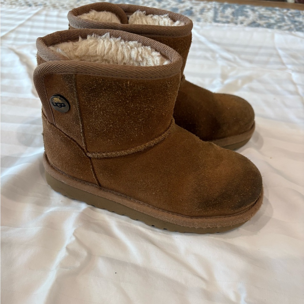 Guc ugg boots. Size 11